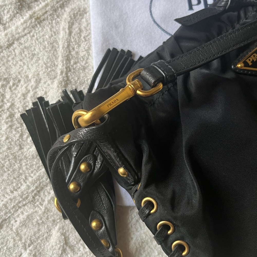 Prada Black Leather and Gold Accent Handbag Made In Italy! Nvr used 💕